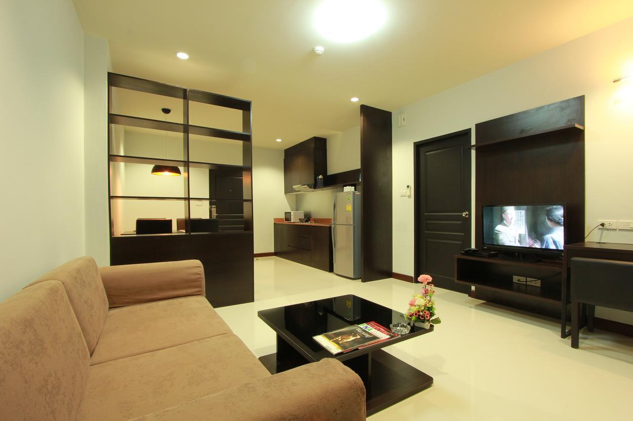 The Park 304 Executive Serviced Apartment Si Maha Phot Exteriör bild