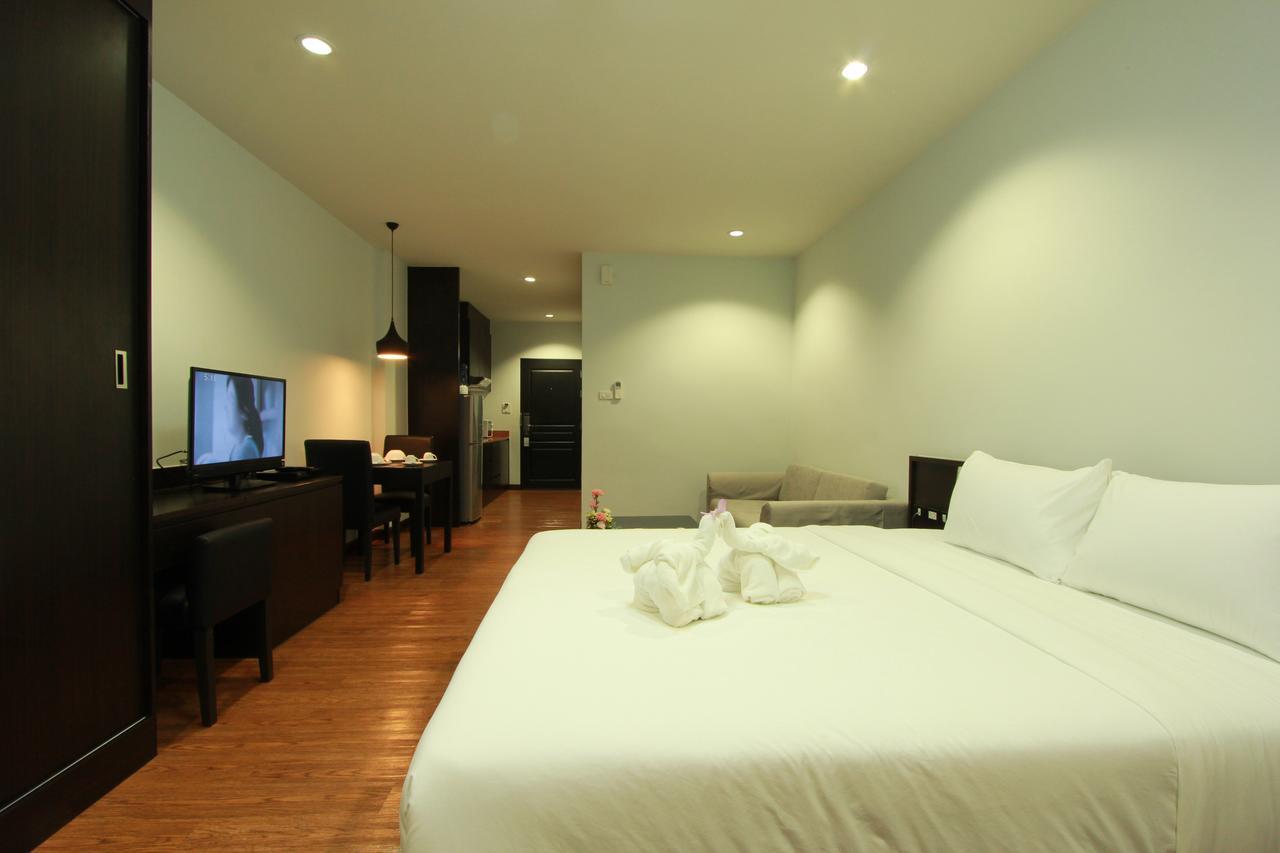 The Park 304 Executive Serviced Apartment Si Maha Phot Exteriör bild