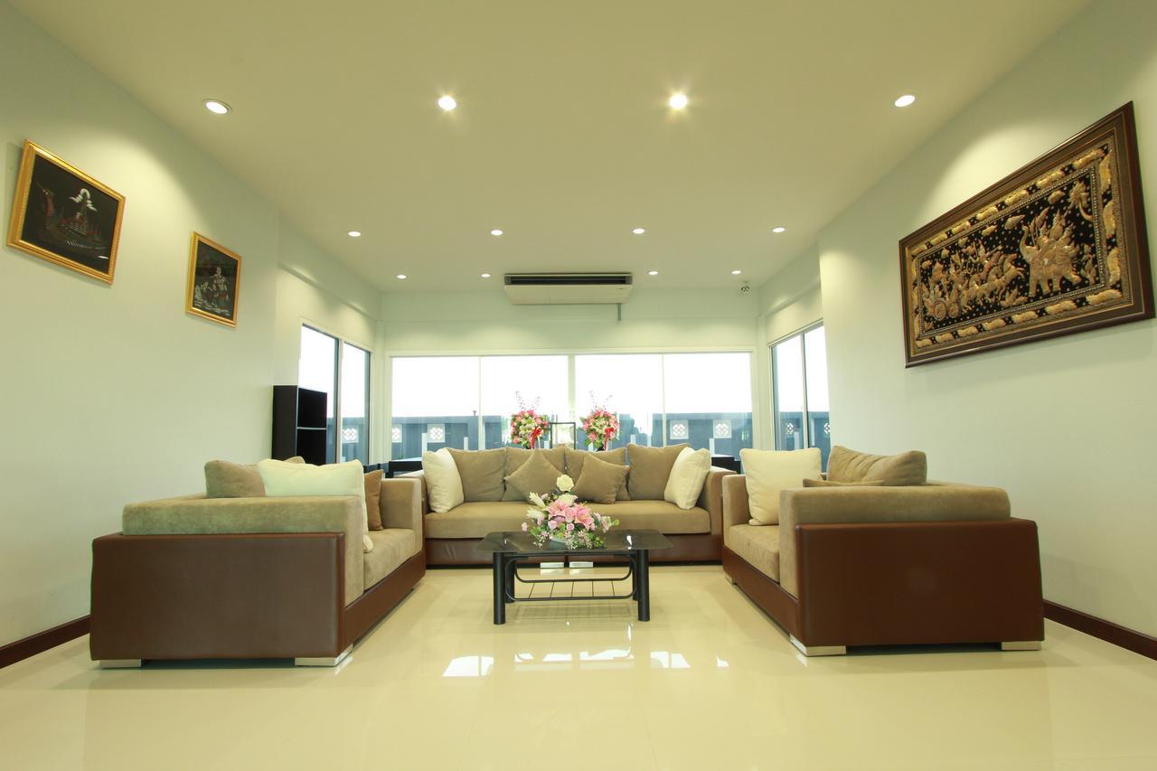 The Park 304 Executive Serviced Apartment Si Maha Phot Exteriör bild