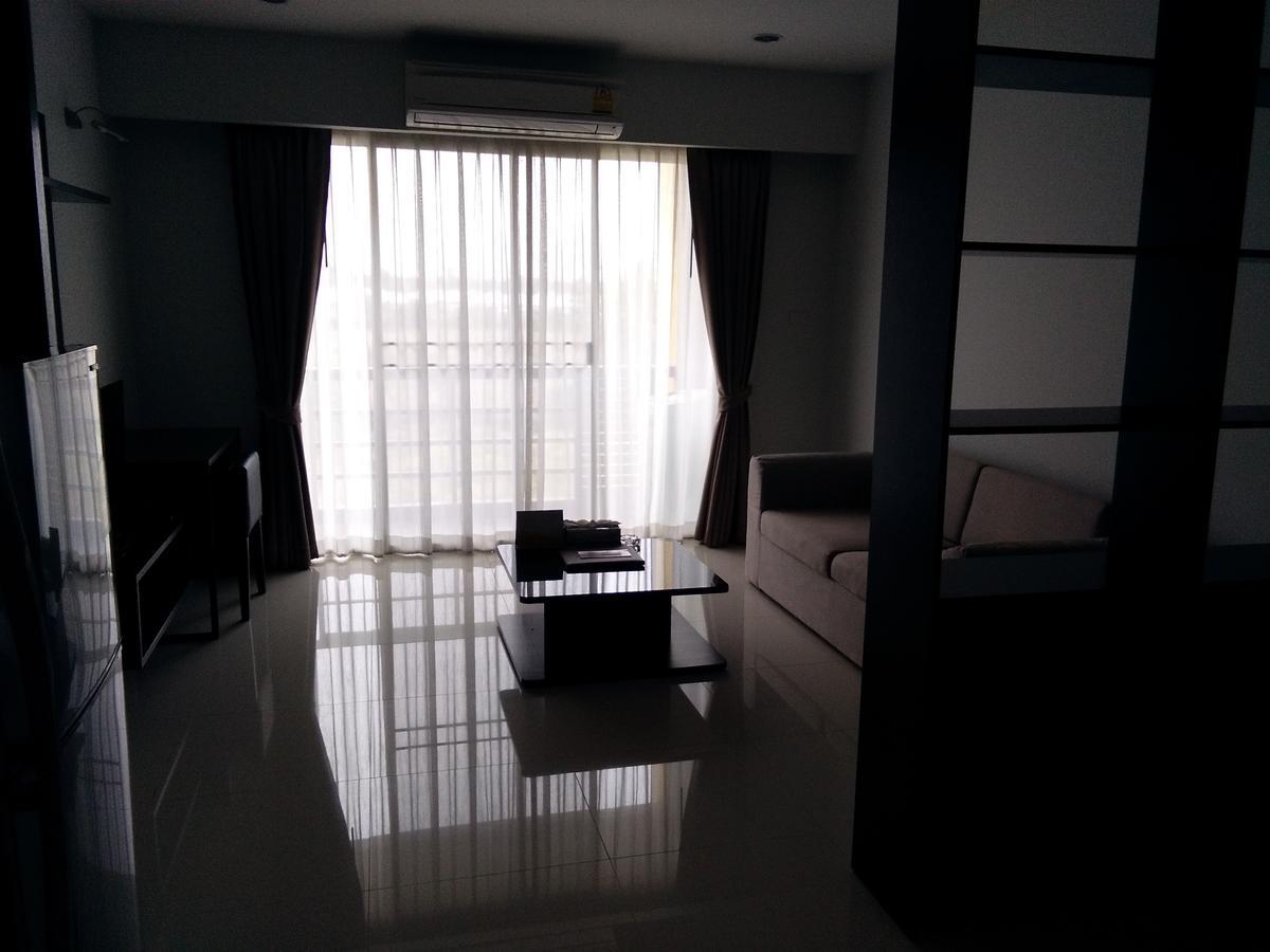 The Park 304 Executive Serviced Apartment Si Maha Phot Exteriör bild