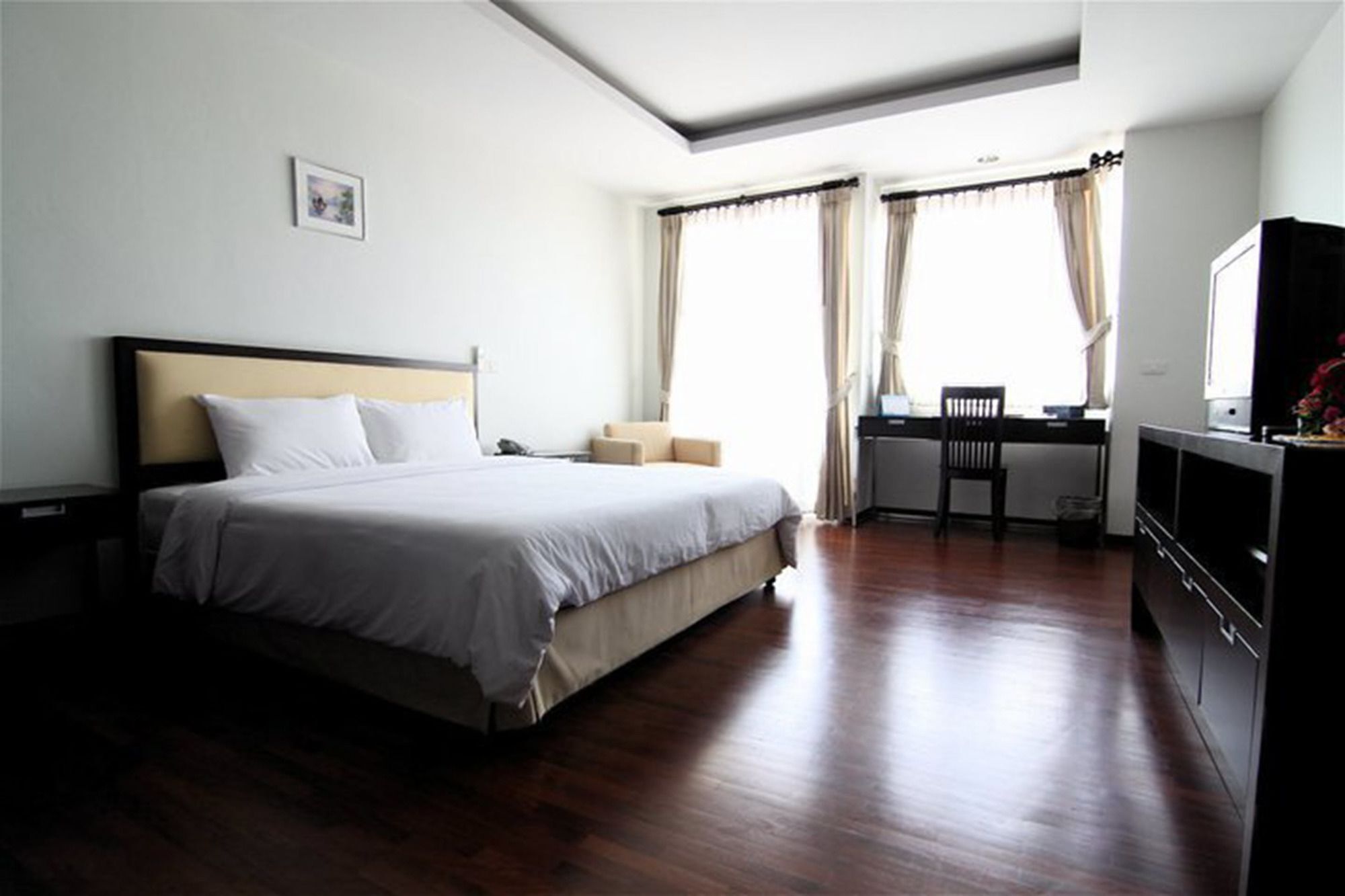 The Park 304 Executive Serviced Apartment Si Maha Phot Exteriör bild